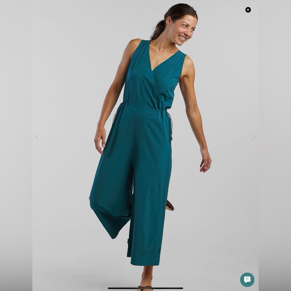 Title Nine Deep Blue Jade Sleeveless Jumpsuit